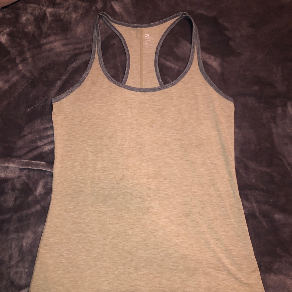 W’s GapFit Tank